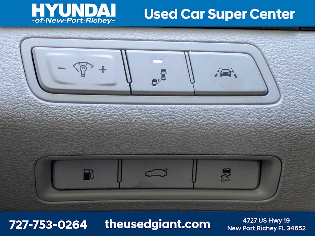 Thumbnail: 2015 Hyundai Sonata - 32