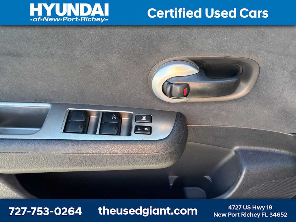 Thumbnail: 2012 Nissan Versa - 8
