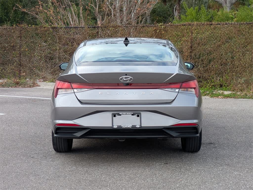 Thumbnail: 2023 Hyundai Elantra - 4