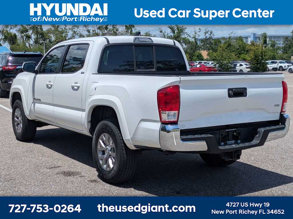 Thumbnail: 2017 Toyota Tacoma - 3