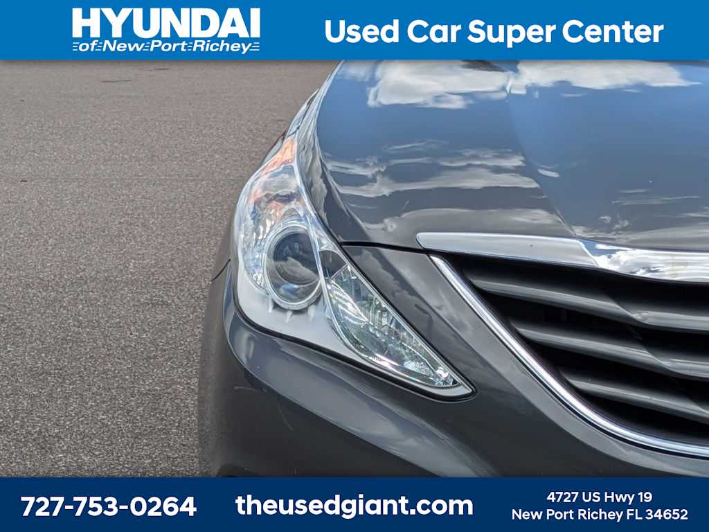 Thumbnail: 2012 Hyundai Sonata - 9