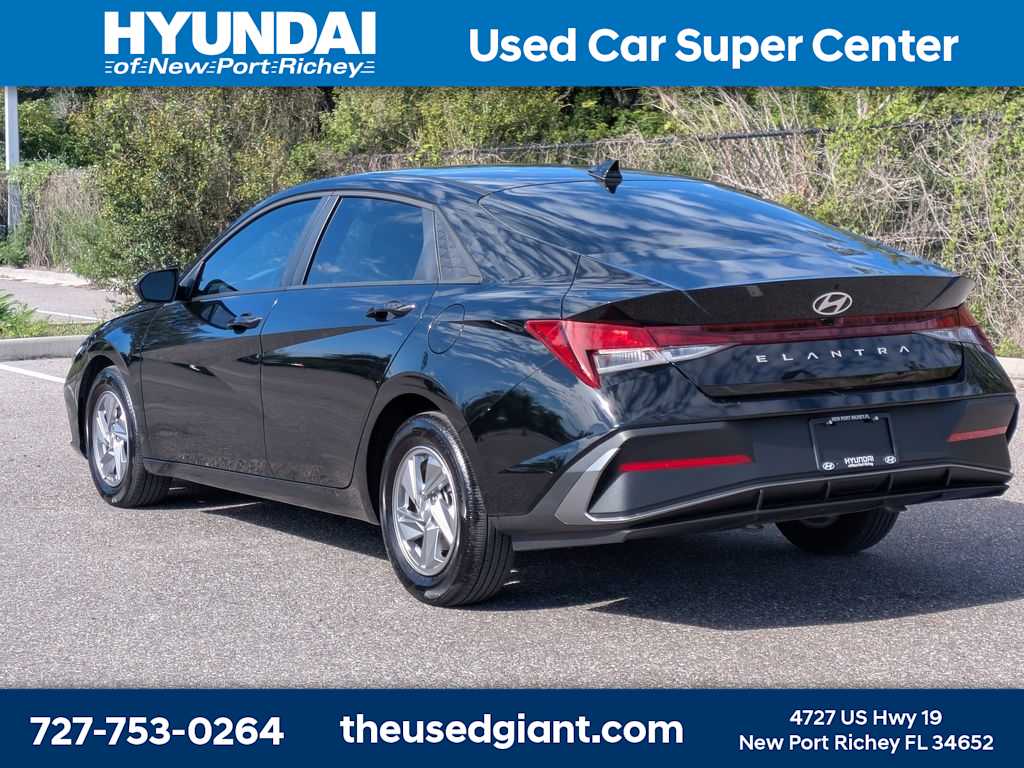 Thumbnail: 2025 Hyundai Elantra - 3