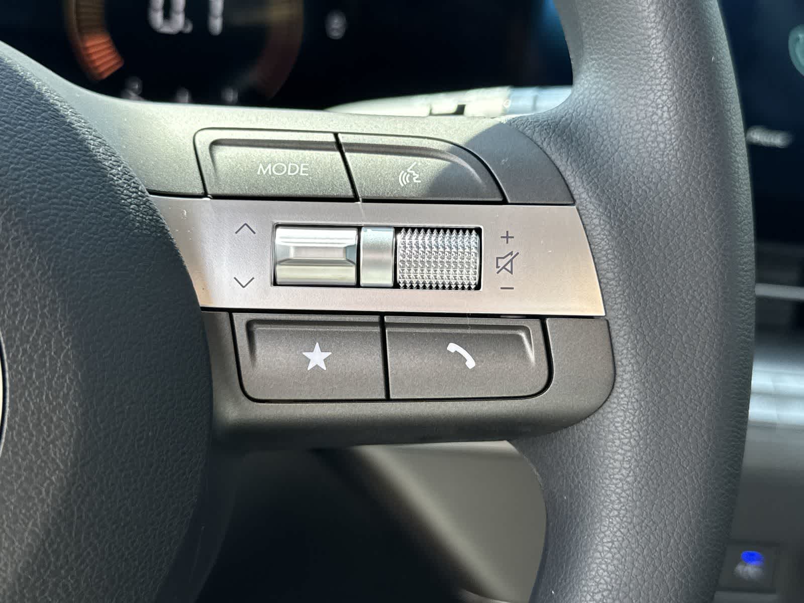 2025 Hyundai Kona SE 23