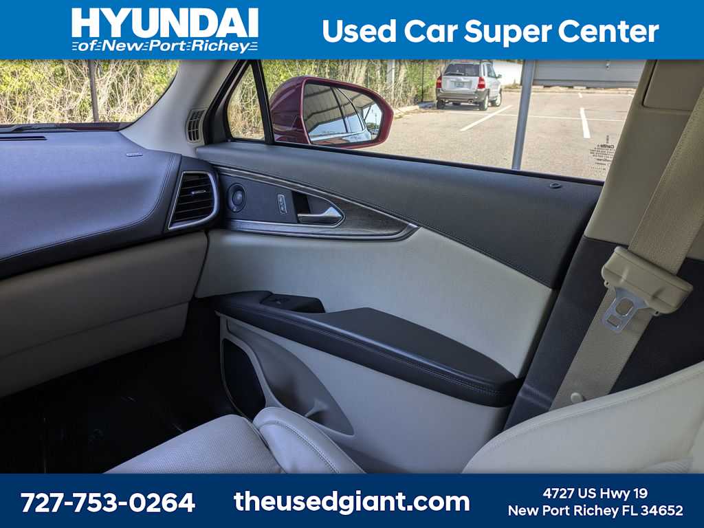 Thumbnail: 2020 Lincoln Nautilus - 20