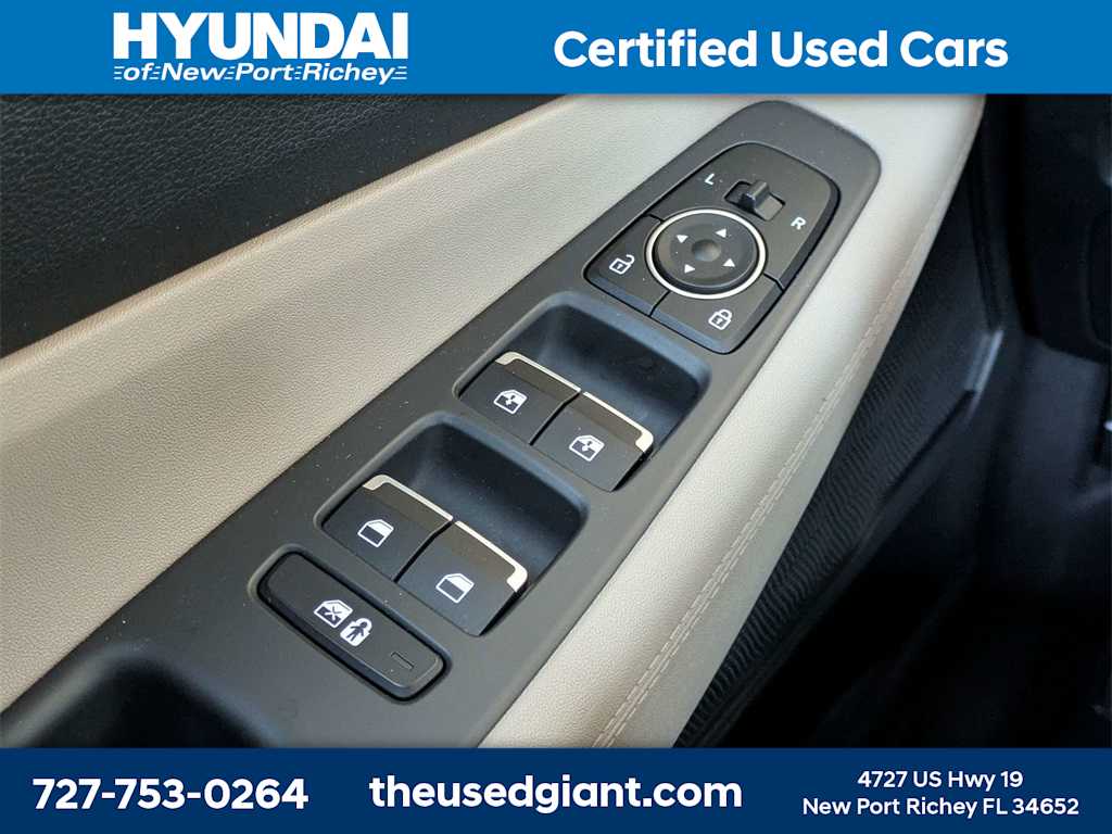 Thumbnail: 2023 Hyundai Santa Fe - 32