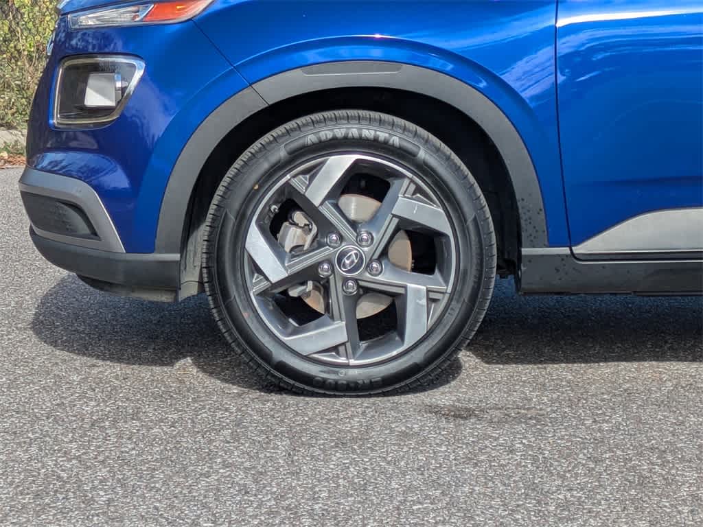 Thumbnail: 2023 Hyundai Venue - 10