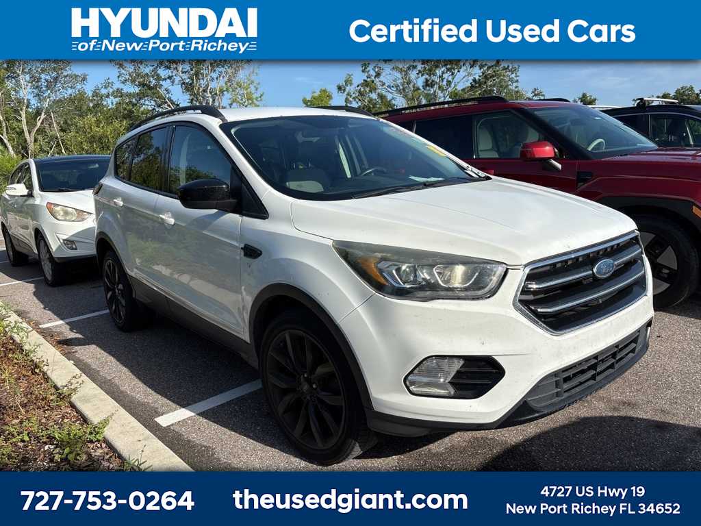 Thumbnail: 2017 Ford Escape - 4