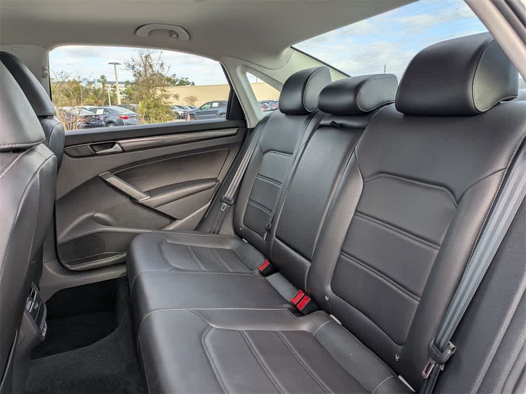 Thumbnail: 2020 Volkswagen Passat - 14