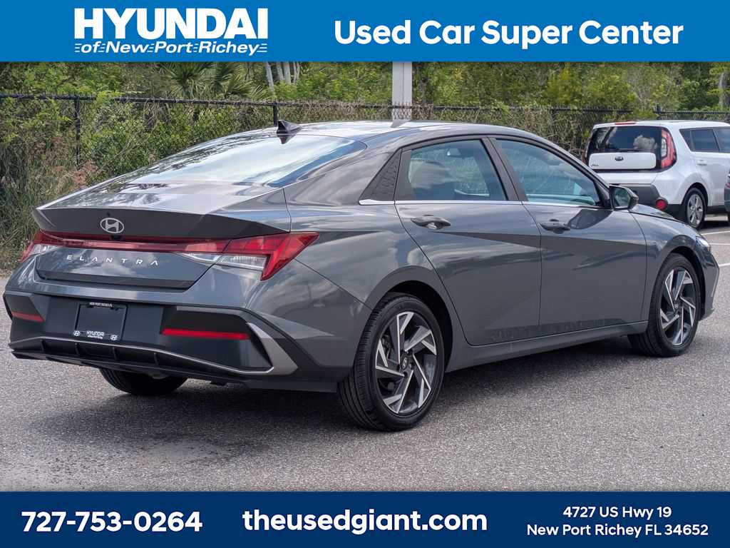 Thumbnail: 2024 Hyundai Elantra - 5