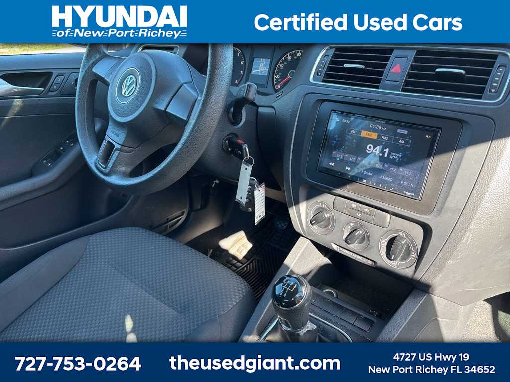 Thumbnail: 2013 Volkswagen Jetta - 6
