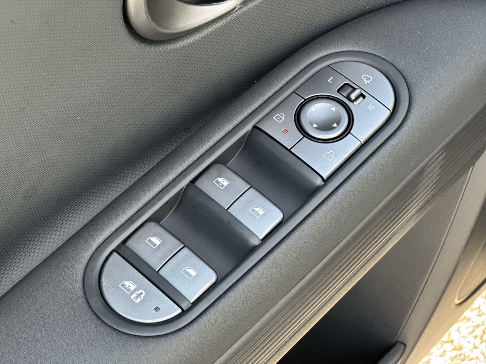 2025 Hyundai Ioniq 5 SEL 16