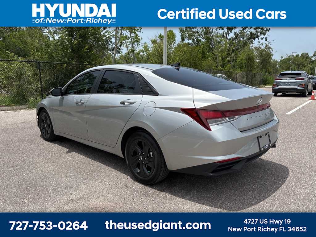 2021 Hyundai Elantra SEL 3