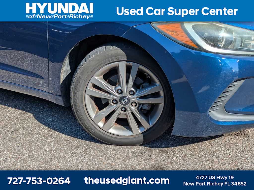 Thumbnail: 2017 Hyundai Elantra - 5