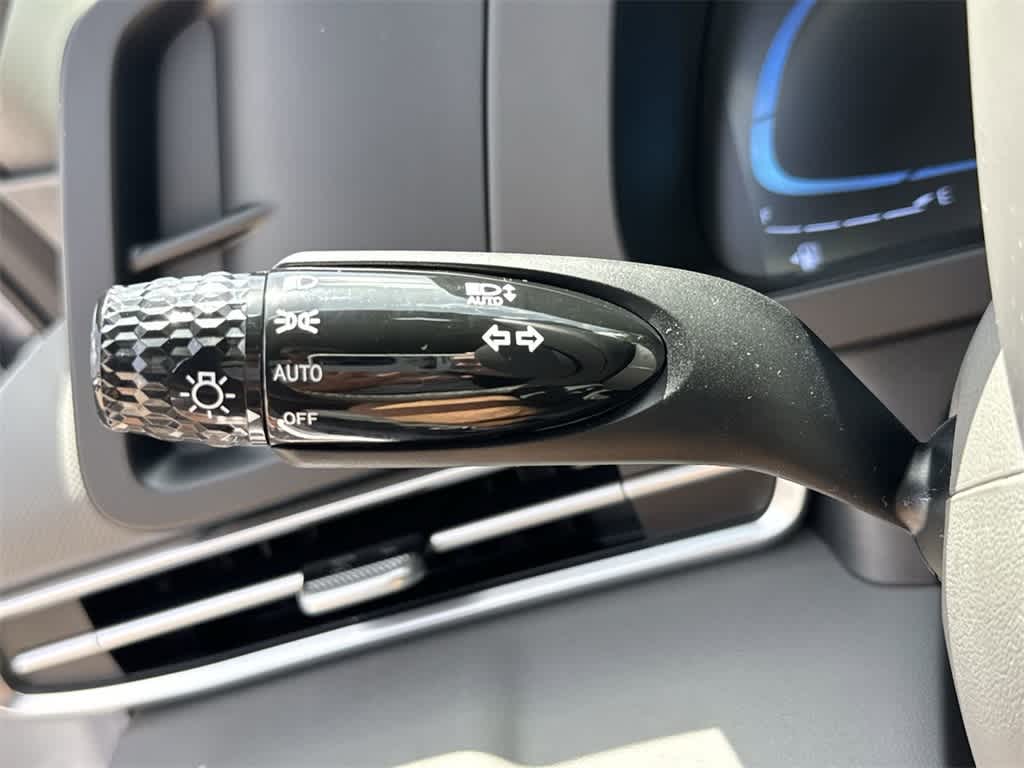 Thumbnail: 2025 Hyundai Elantra - 25