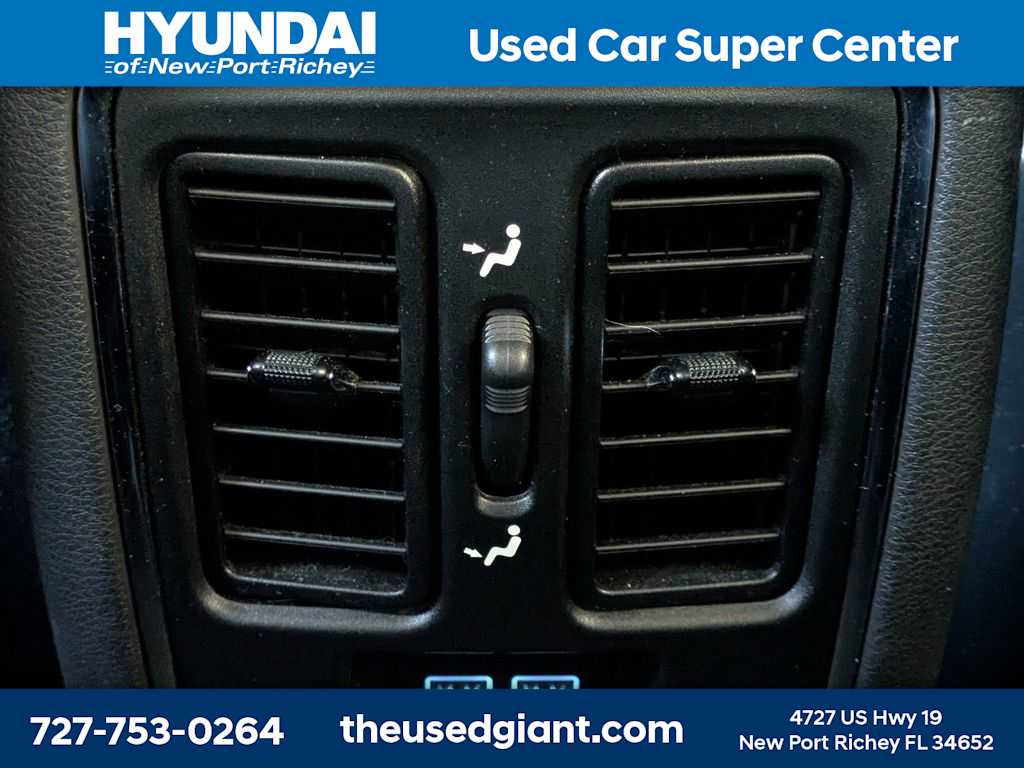 Thumbnail: 2017 Jeep Grand Cherokee - 16