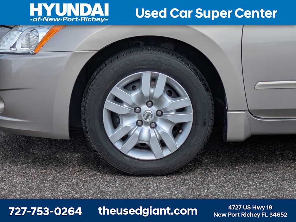 Thumbnail: 2011 Nissan Altima - 10