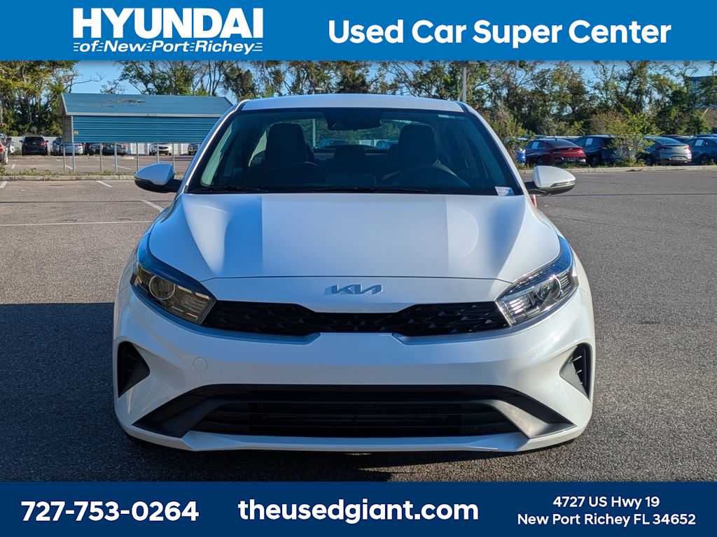 Thumbnail: 2024 Kia Forte - 8