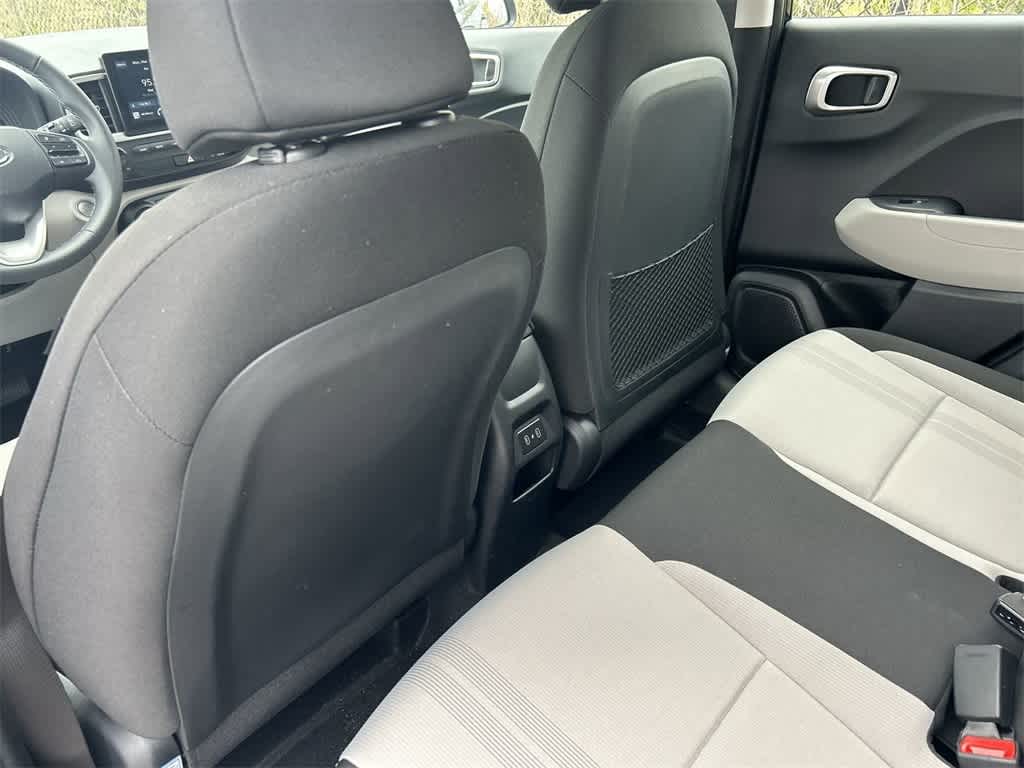 2025 Hyundai Venue SEL 16