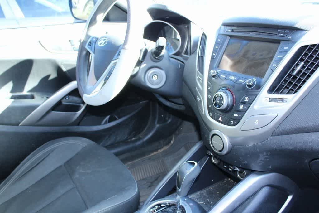 Thumbnail: 2016 Hyundai Veloster - 6