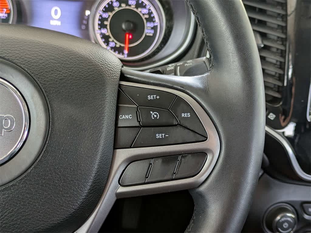 Thumbnail: 2019 Jeep Cherokee - 38