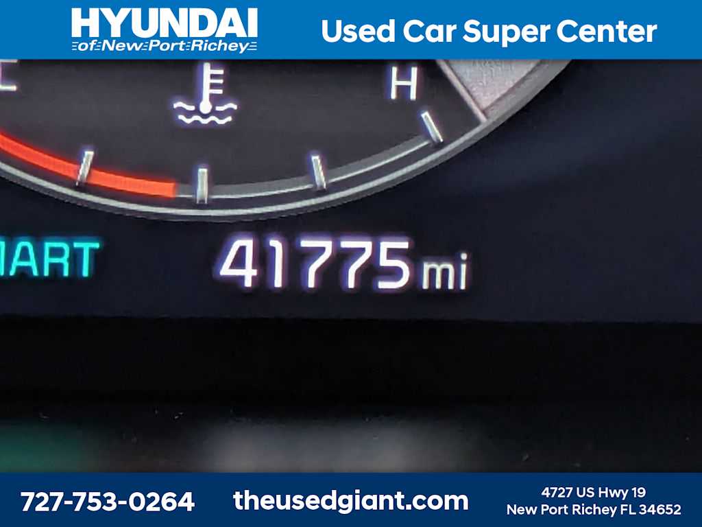 Thumbnail: 2023 Kia Sorento - 42