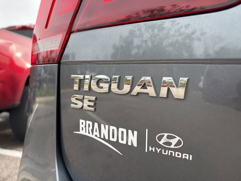 Thumbnail: 2021 Volkswagen Tiguan - 4