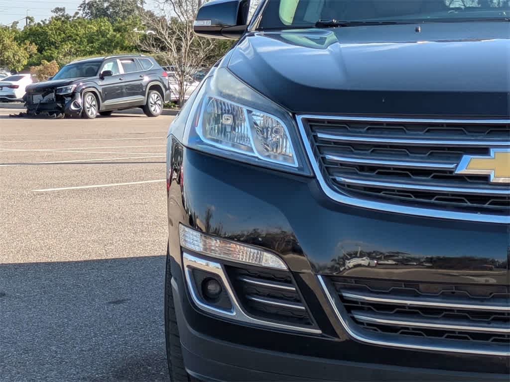Thumbnail: 2017 Chevrolet Traverse - 9