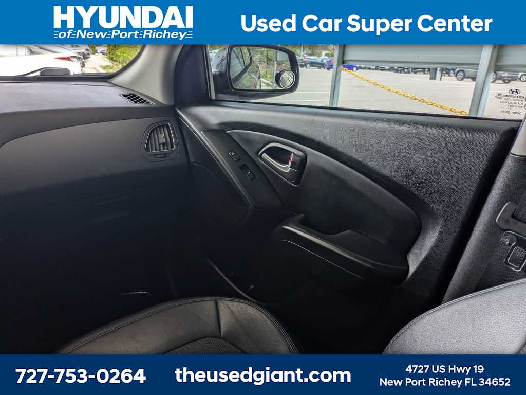 Thumbnail: 2013 Hyundai Tucson - 18