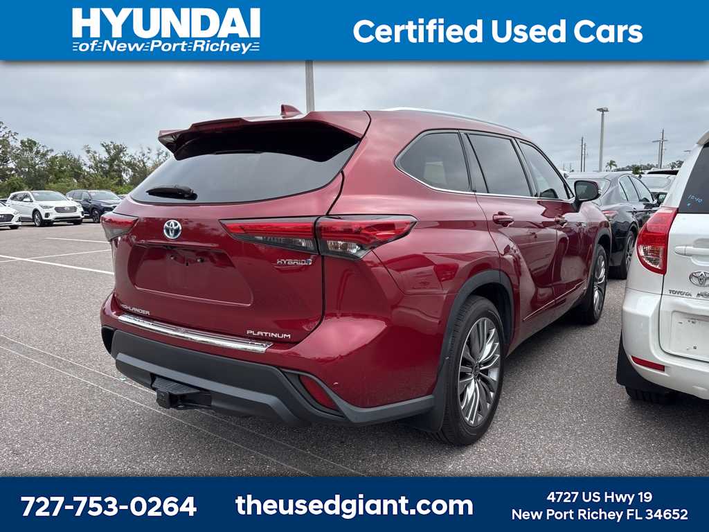 Thumbnail: 2021 Toyota Highlander - 3