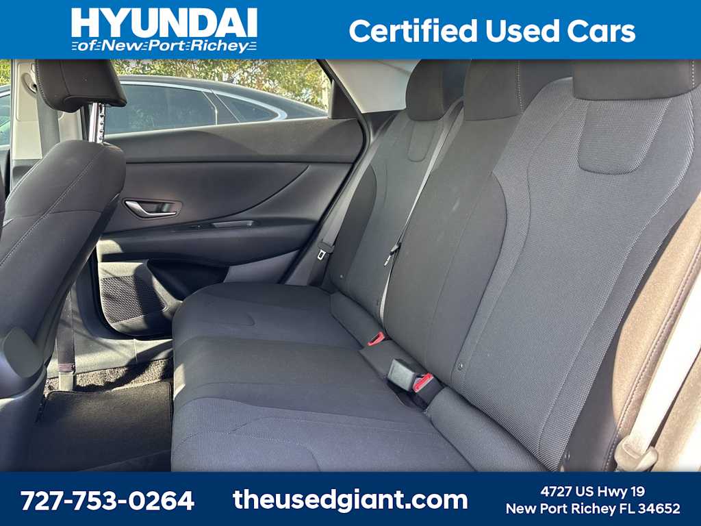 Thumbnail: 2022 Hyundai Elantra - 8