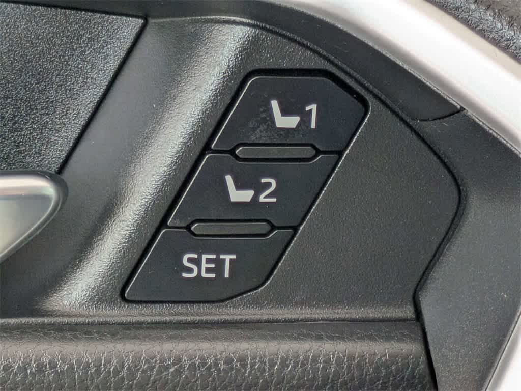 Thumbnail: 2022 Toyota RAV4 - 25