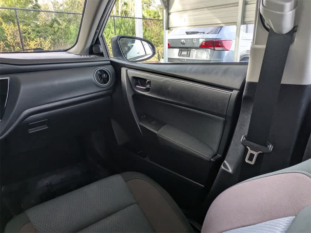 Thumbnail: 2017 Toyota Corolla - 17