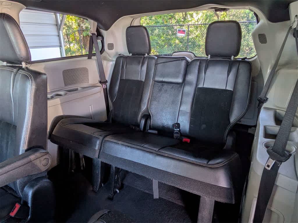 Thumbnail: 2018 Dodge Grand Caravan - 16