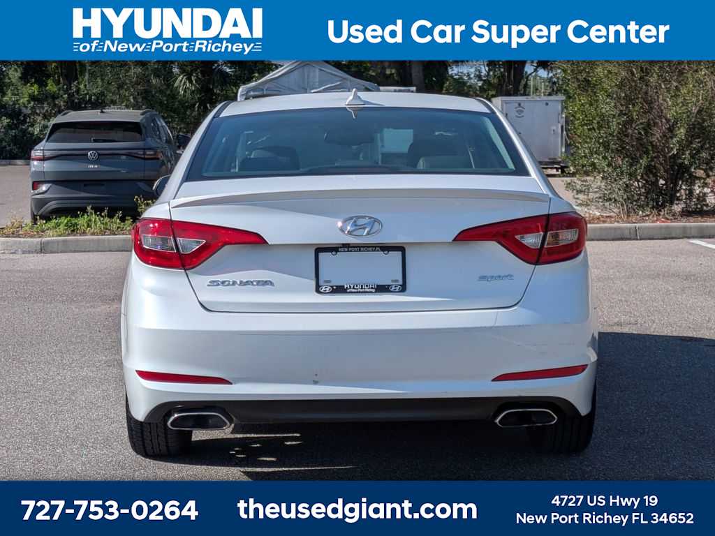 Thumbnail: 2016 Hyundai Sonata - 4