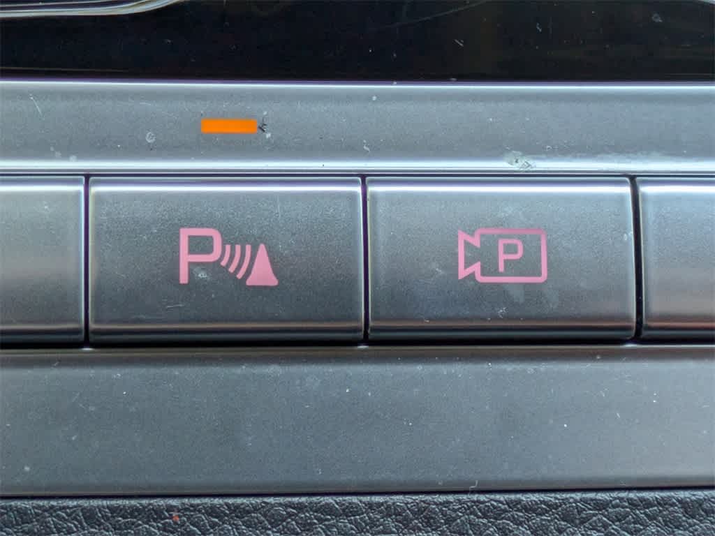 Thumbnail: 2023 Kia Carnival - 37