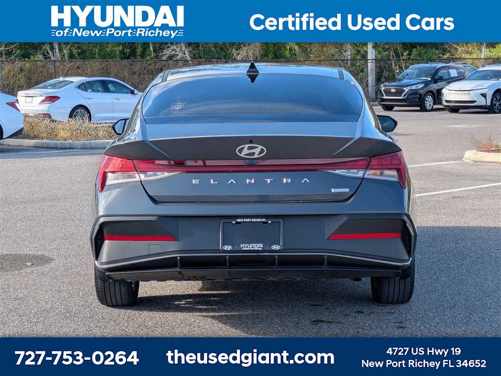 Thumbnail: 2024 Hyundai Elantra - 4