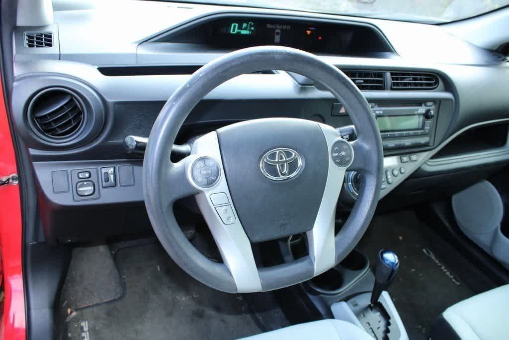 Thumbnail: 2012 Toyota Prius c - 11