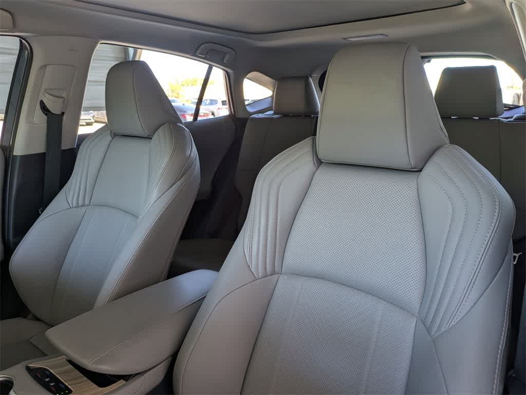 Thumbnail: 2024 Toyota Venza - 7