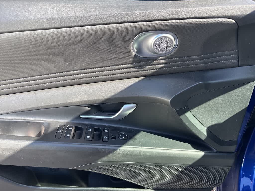 Thumbnail: 2023 Hyundai Elantra - 9