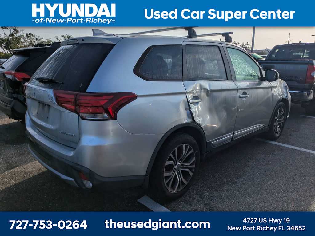 Thumbnail: 2018 Mitsubishi Outlander - 2