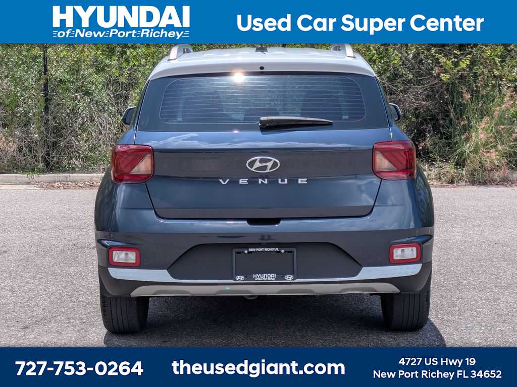 Thumbnail: 2023 Hyundai Venue - 4