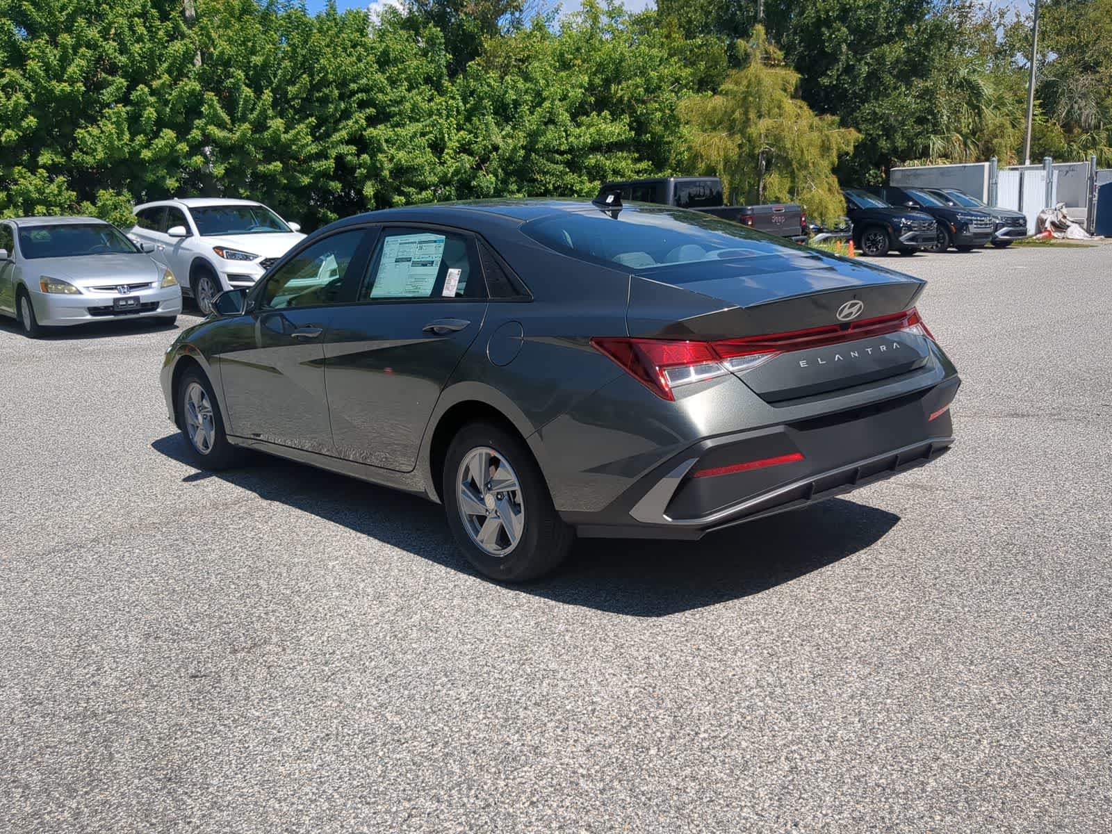 Thumbnail: 2025 Hyundai Elantra - 4