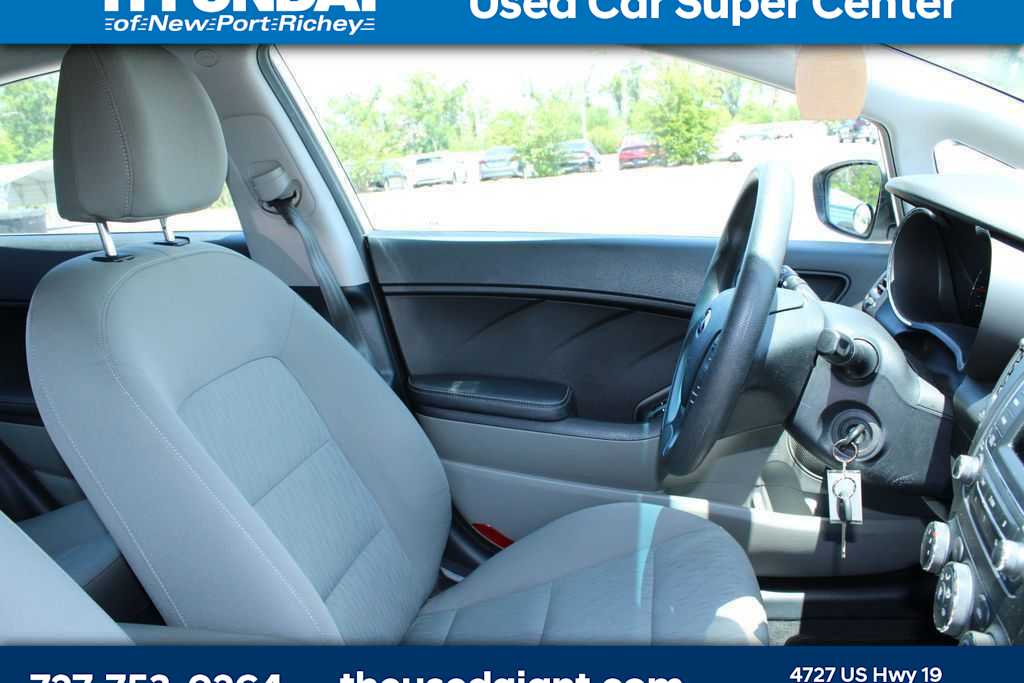 Thumbnail: 2015 Kia Forte - 7