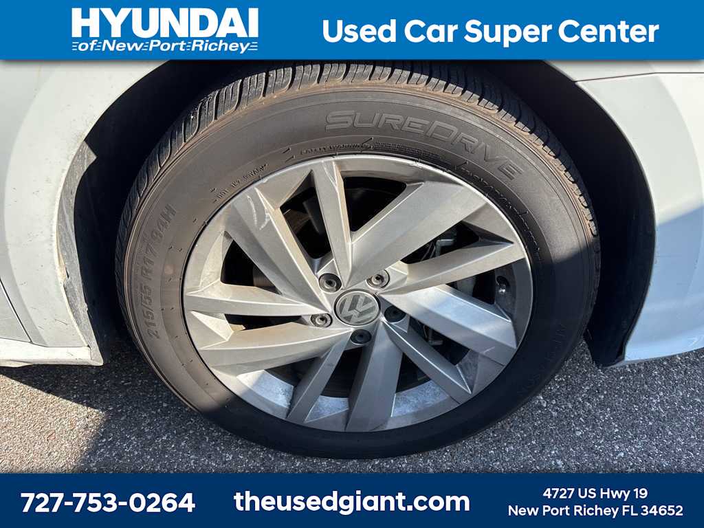 Thumbnail: 2018 Volkswagen Passat - 7