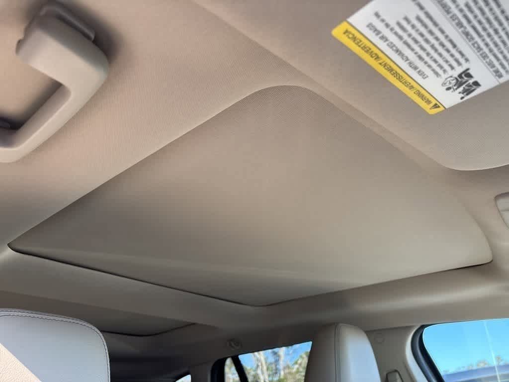 Thumbnail: 2012 Ford Edge - 9