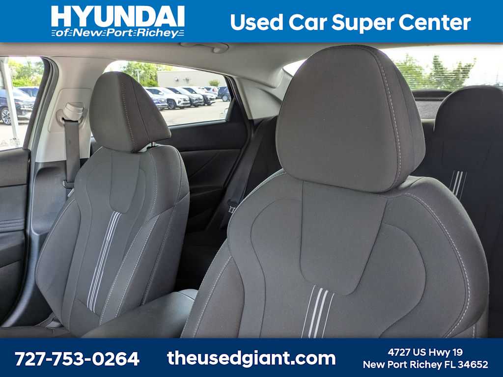 Thumbnail: 2022 Hyundai Elantra - 7