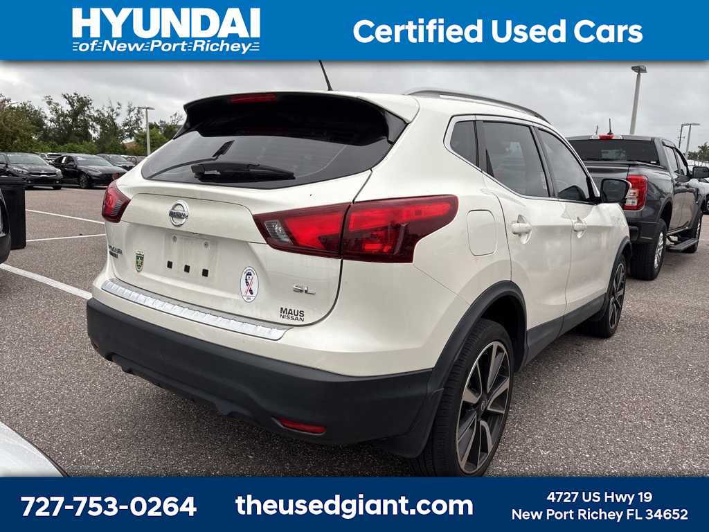 Thumbnail: 2018 Nissan Rogue Sport - 3