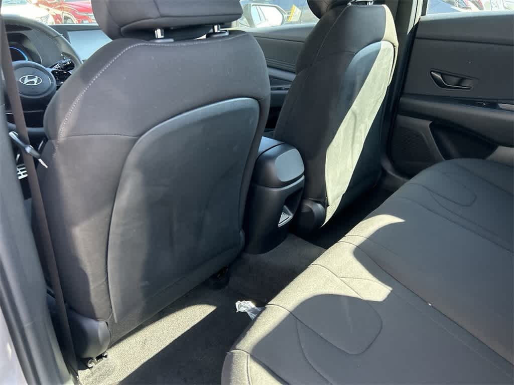 2025 Hyundai Elantra Sport 16