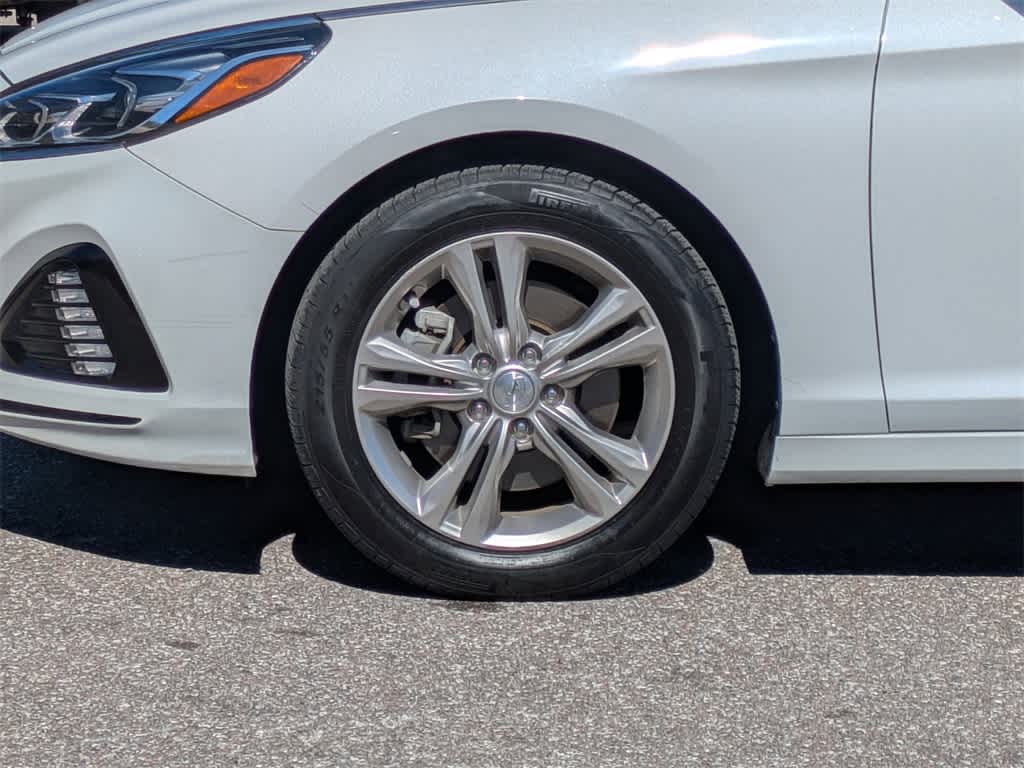 Thumbnail: 2019 Hyundai Sonata - 10