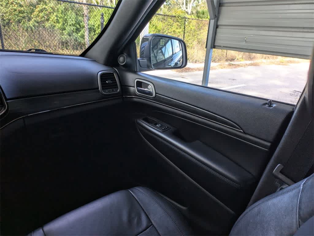 Thumbnail: 2020 Jeep Grand Cherokee - 20